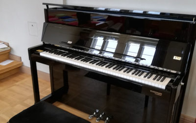 Ein Klavier, ein Klavier… oder die Einweihung eines Schulklaviers aus dem Hause Bechstein
